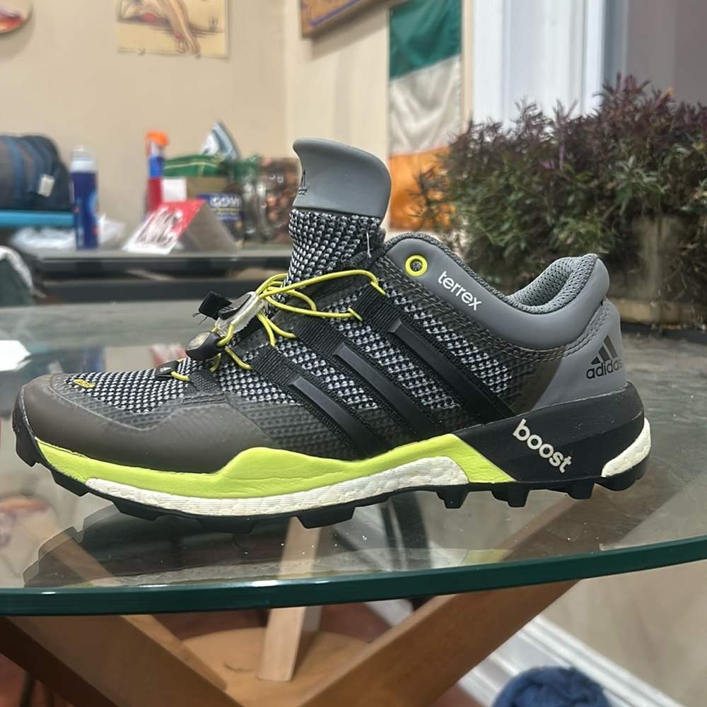 Adidas boost terrex endless energy 325. Mountain trail racing size: 6 mens/boys